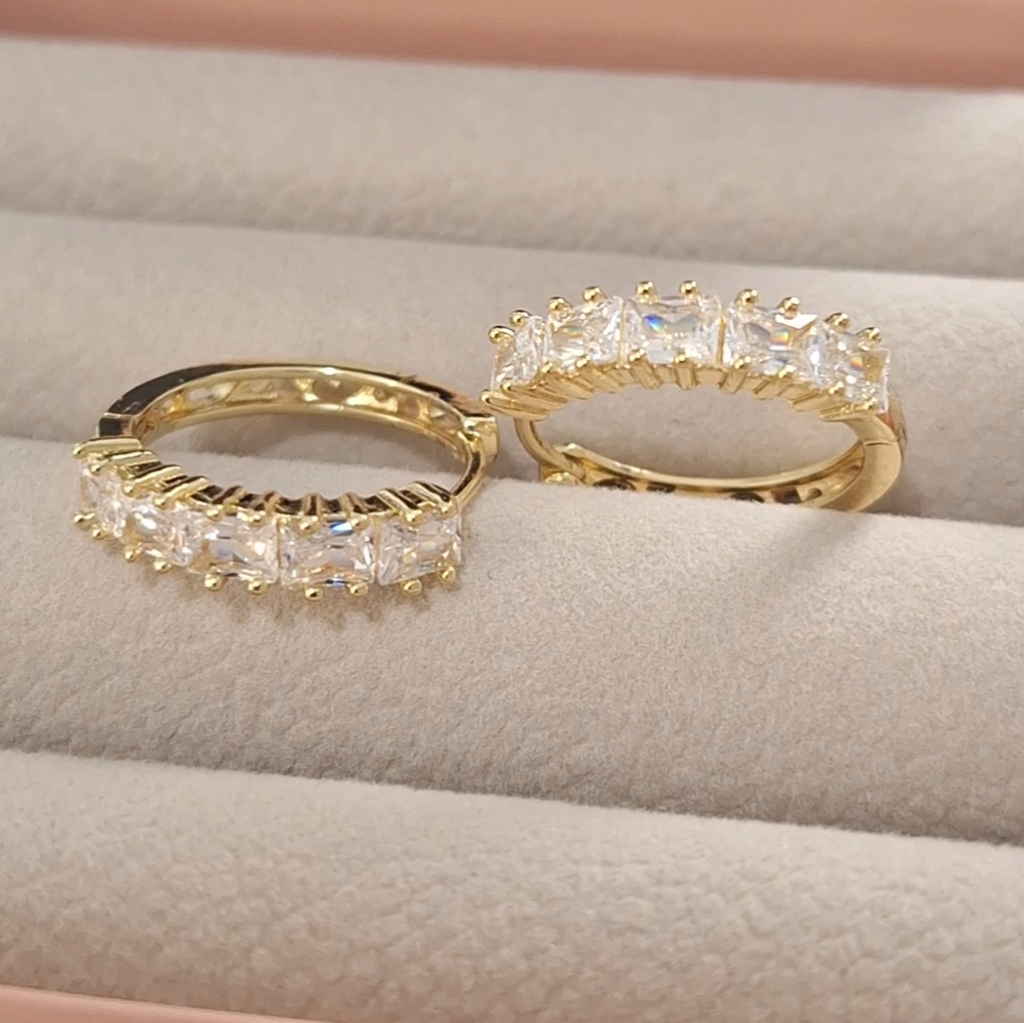 Multi Diamods Gold-Filled Huggies